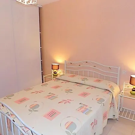Hébergement de vacances Maison Saint-palais-sur-mer, 4 Pièces, 6 Personnes - Fr-1-305a-19