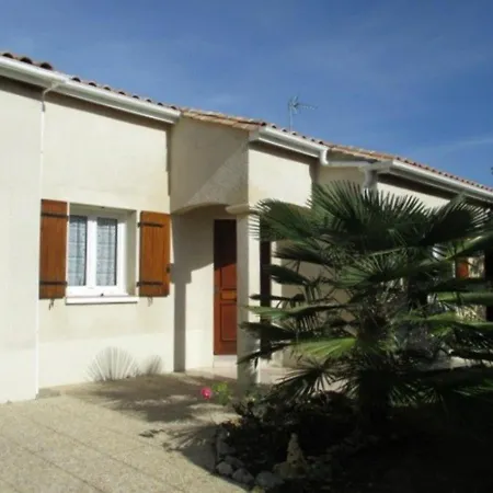 Hébergement de vacances Maison Saint-palais-sur-mer, 4 Pièces, 6 Personnes - Fr-1-305a-19